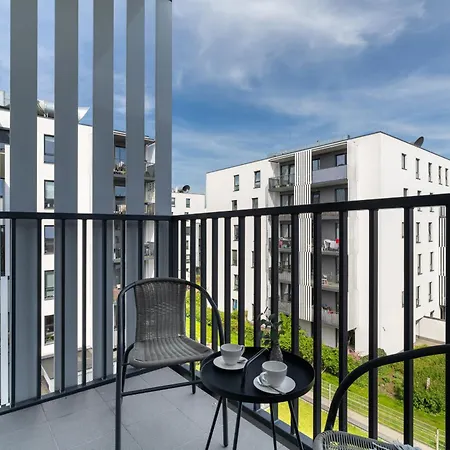 Lejlighed Studio In Jezyce Near City Centre By Renters Poznań