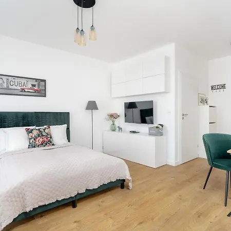 Lejlighed Studio In Jezyce Near City Centre By Renters Poznań