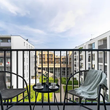 Lejlighed Studio In Jezyce Near City Centre By Renters Poznań